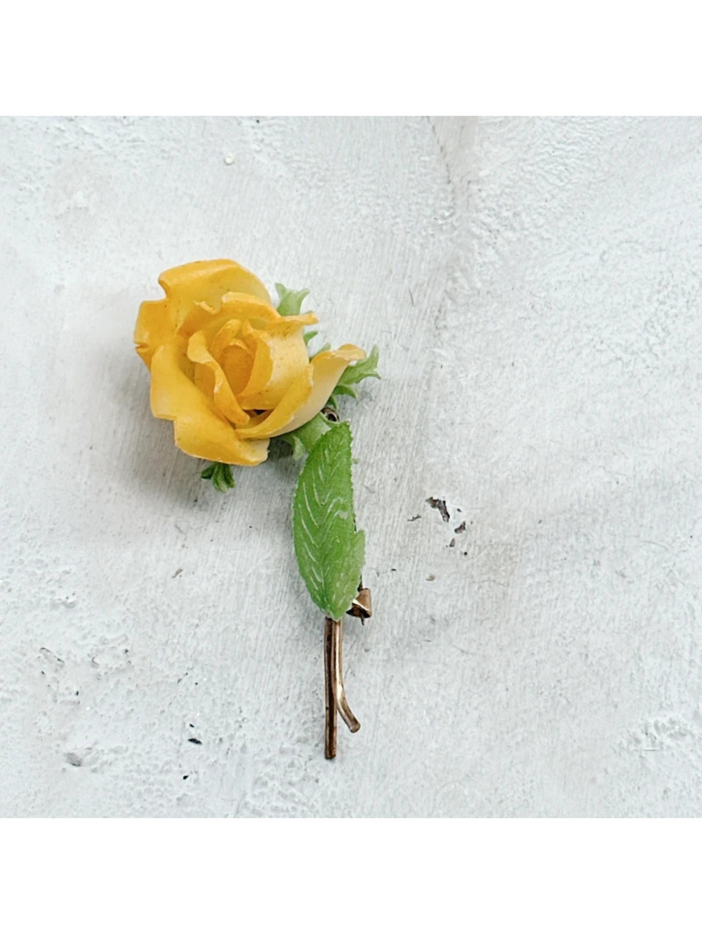 500mc. Yellow Rose Shell Brooch